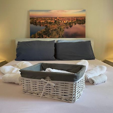 Lotus Home Eleganza E Accoglienza A Мантуя Экстерьер фото