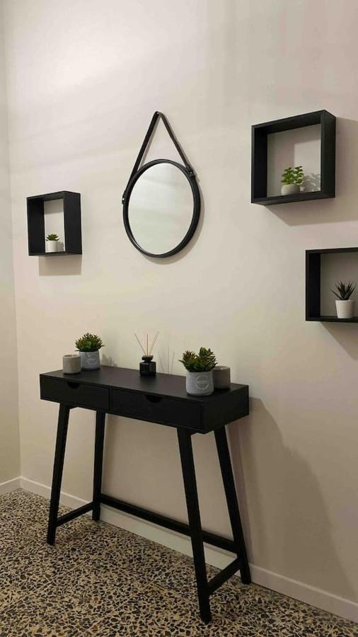 Lotus Home Eleganza E Accoglienza A Мантуя Экстерьер фото