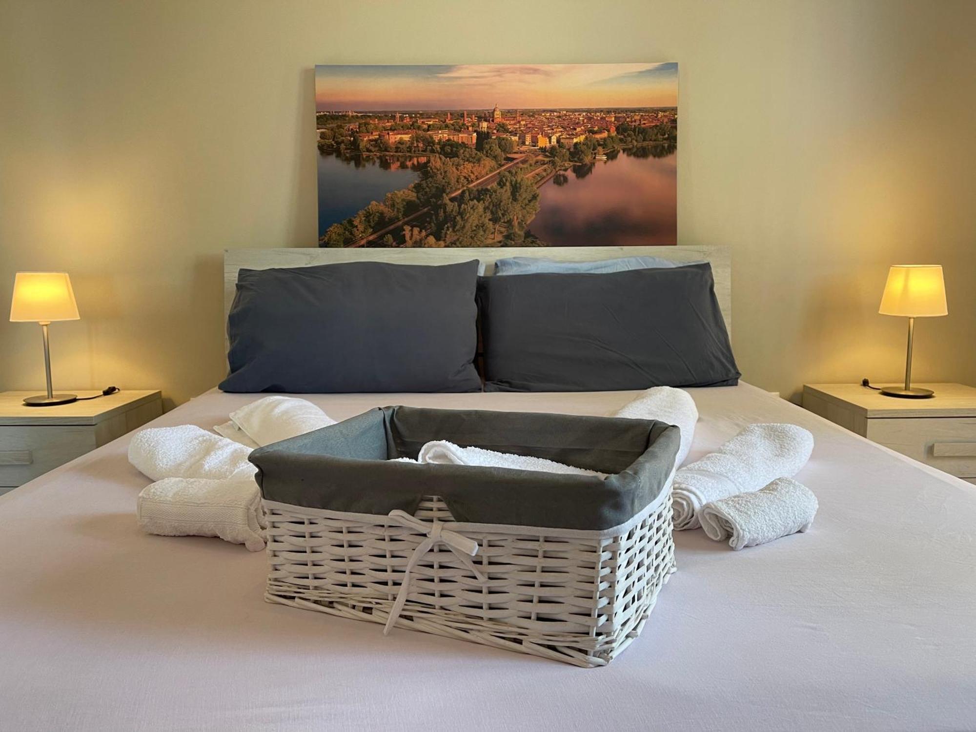 Lotus Home Eleganza E Accoglienza A Мантуя Экстерьер фото